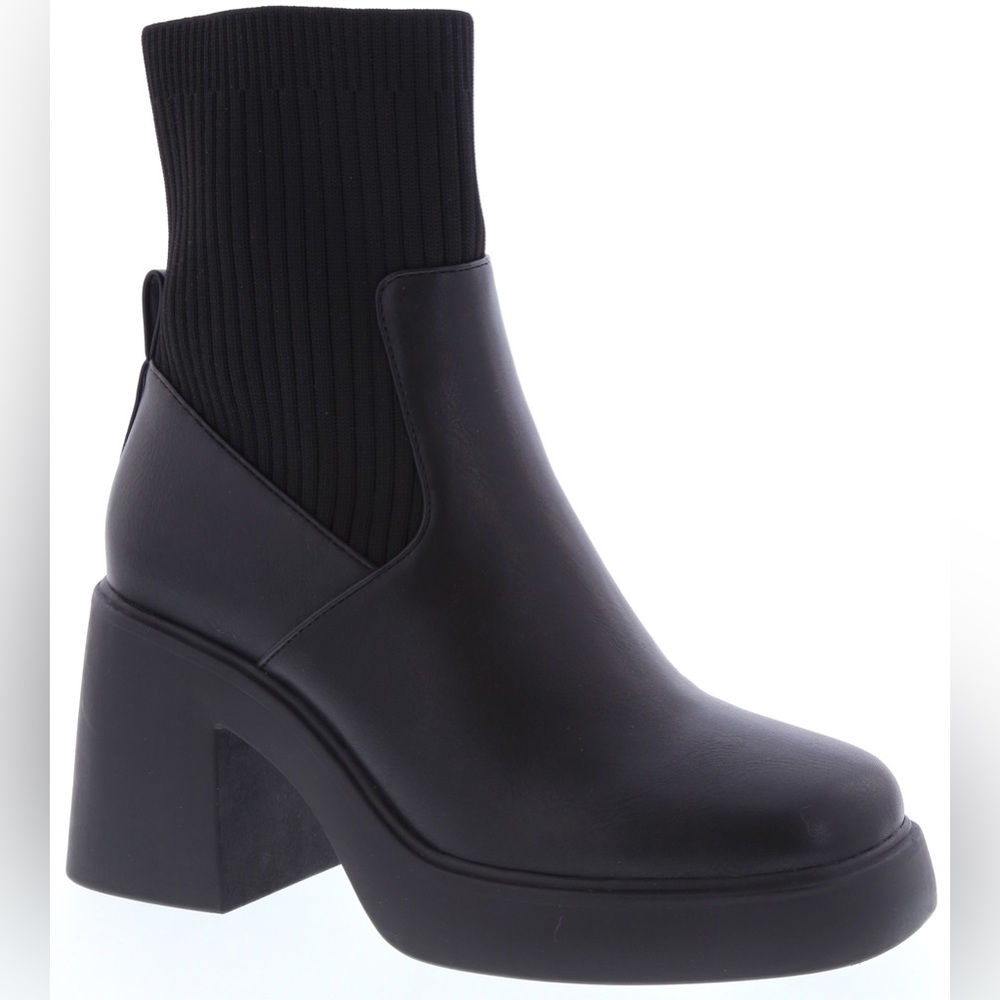 NWT!! EASY TO SLIP INTO WOMENS STRETCHY KNIT CHUNKY HEEL ANKLE BOOTS - Picture 4 of 6